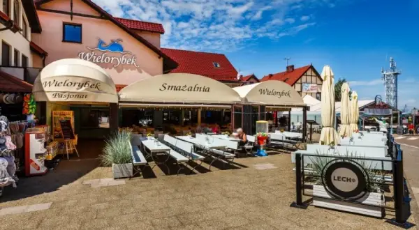Gdzie zjeść w Kątach Rybackich? Najlepsze miejsca na rybę i więcej